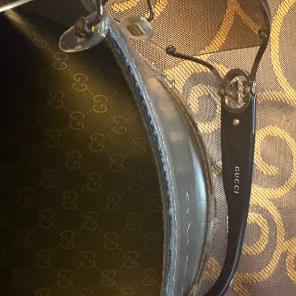 AUTHENTIC GUCCI SUNGLASSES - Picture 4 of 12